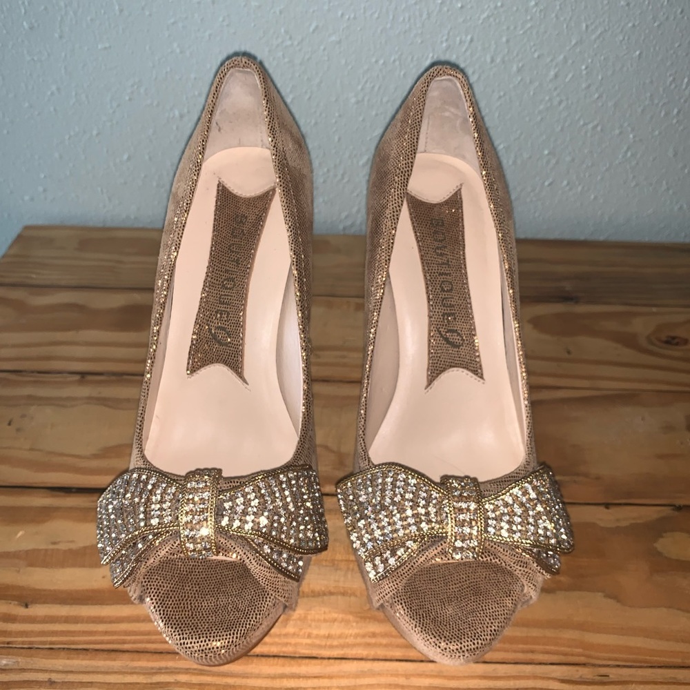 NEW Boutique 9 by Nine West Bow Heels - Size 6